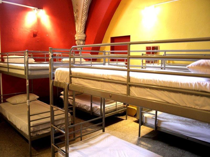 Feetup Backpackers Valence
