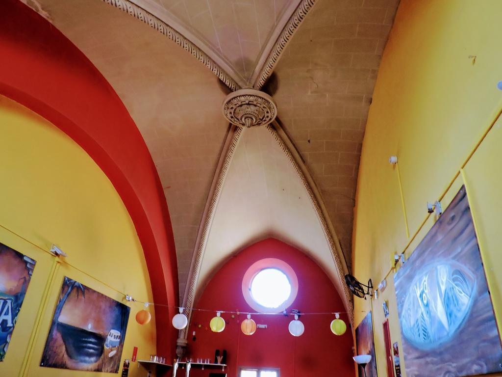 Feetup Backpackers Valence