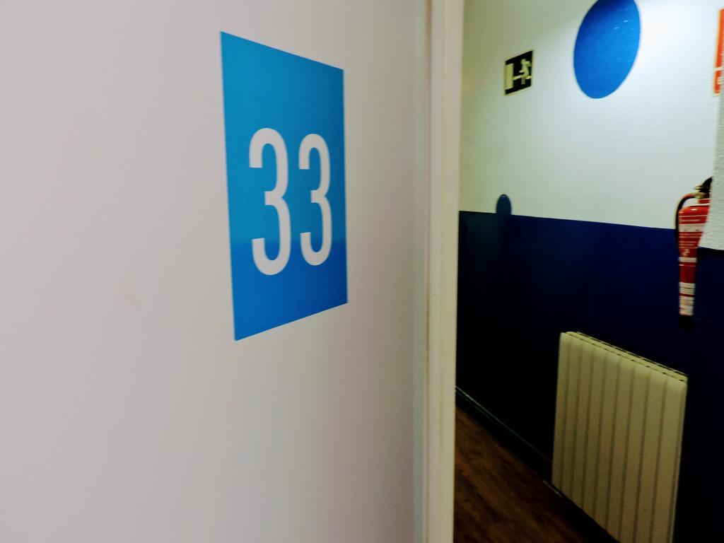Feetup Backpackers * Valence